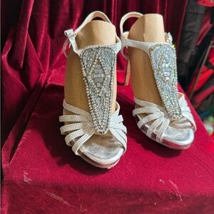 ANTONIO MELANI Silver Strappy Heels with Rhinestone Detail Great condition